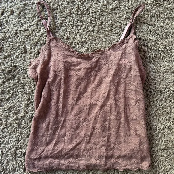 Old Navy Ruffle Lace Camisole - Picture 3 of 5